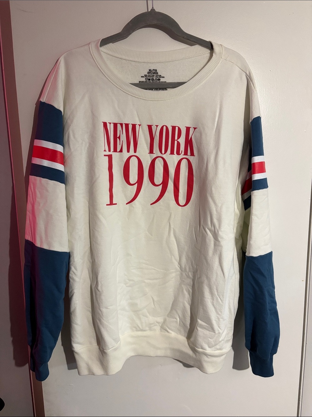 Vintage Cream "New York 1990" Graphic Sweatshirt with Navy Sleeves